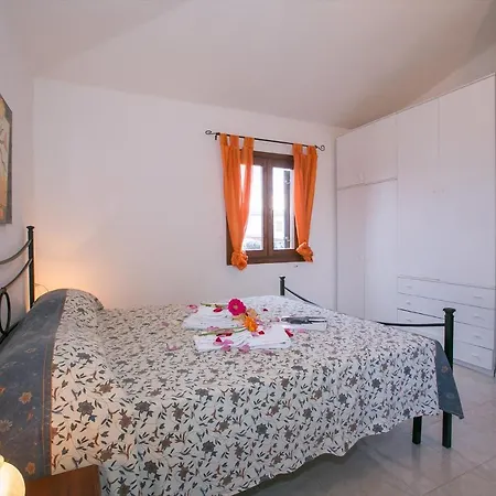 Sleeps 6 T421659