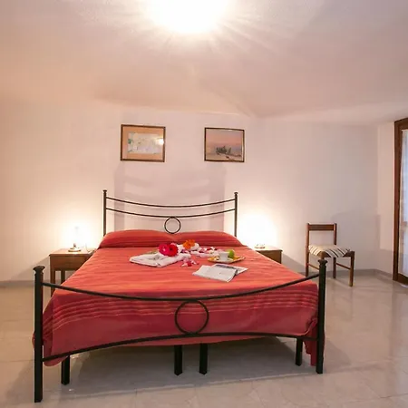 Sleeps 6 T421659 Daire Budoni
