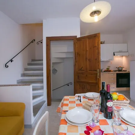 Daire Sleeps 6 T421659 Budoni